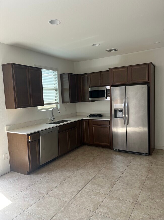 Kitchen - 2216 W Donner Dr