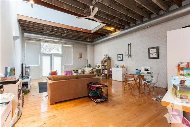 Foto del edificio - 3827 N Ravenswood Ave