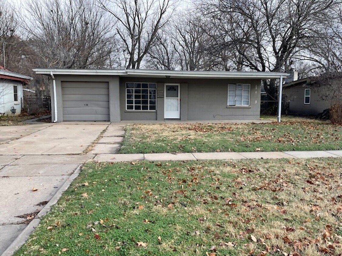 Primary Photo - Spacious Three Bedroom, One Bath Home