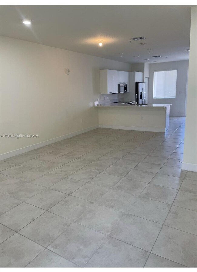 Foto del edificio - 6455 NW 103rd Pl