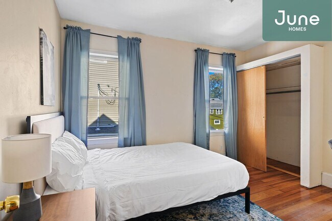 Building Photo - ROOM ONLY in 6-bed/2.0-bath Home