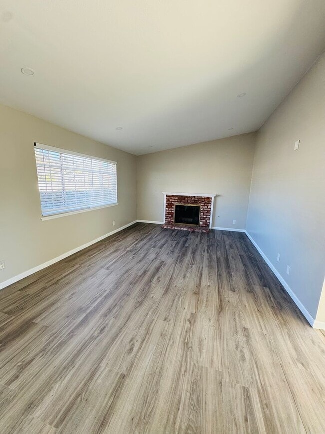 Foto del edificio - A Bright and Beautiful Place to Call Home