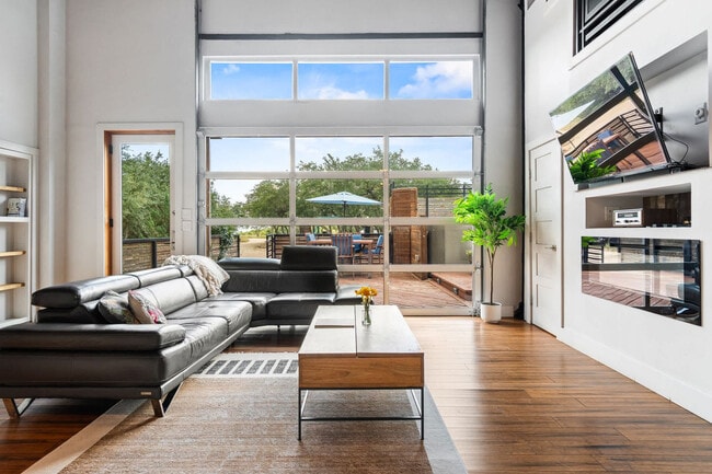 Foto del edificio - 9801 Mor Dr