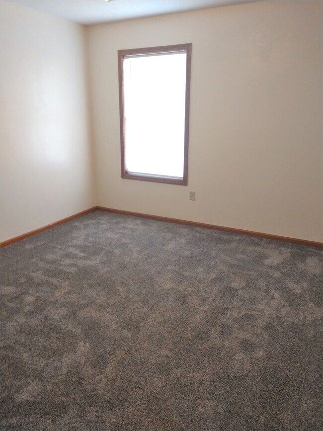 Foto del edificio - 212 S Silverwood Ln