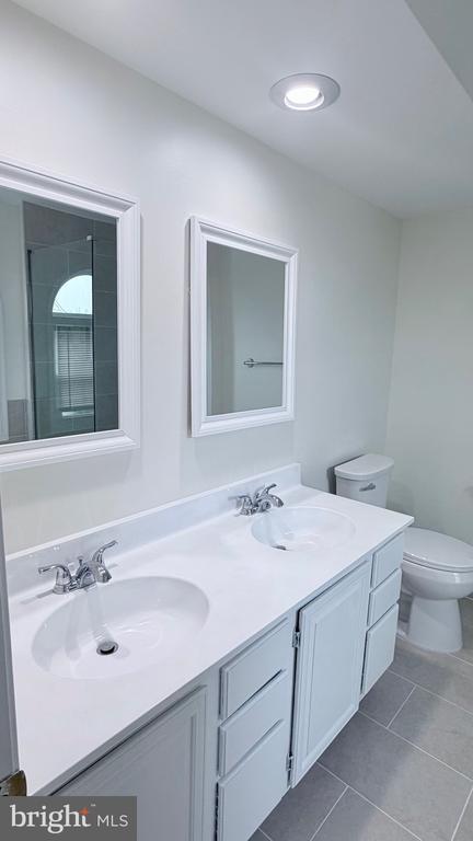 Foto del edificio - 6033 Joust Ln