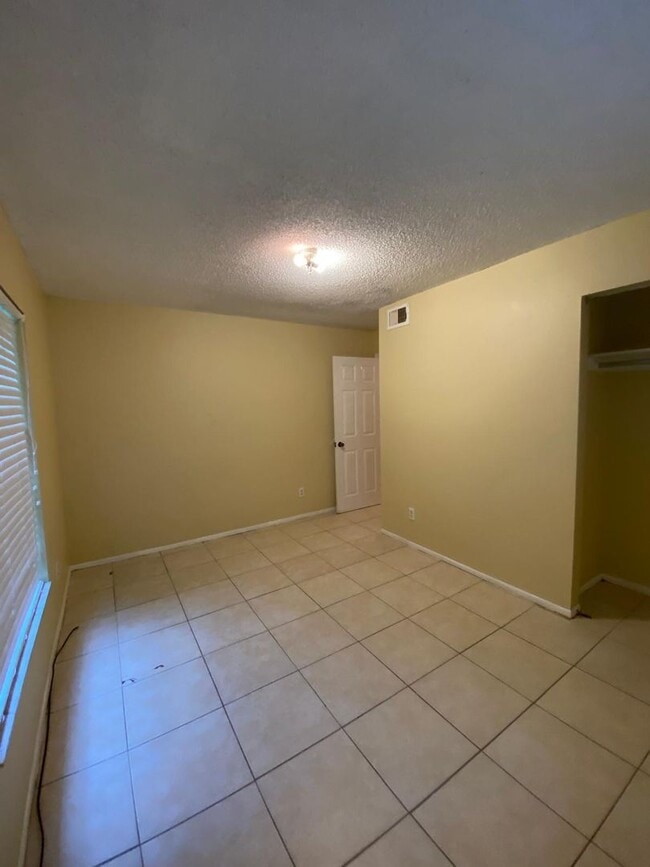 Building Photo - 67 Deena Way