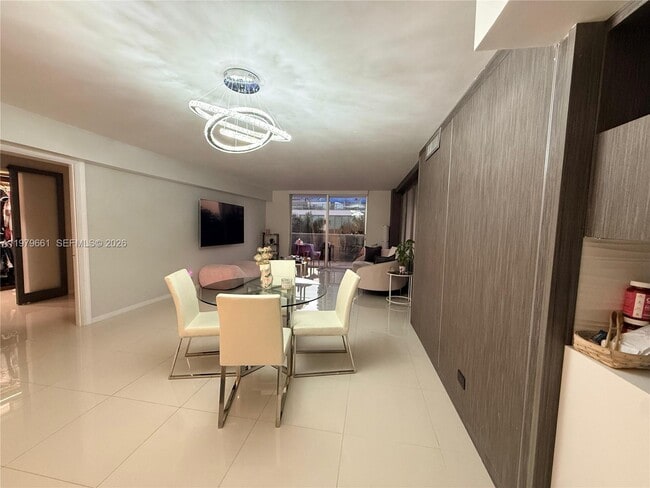 Building Photo - 6039 Collins Ave