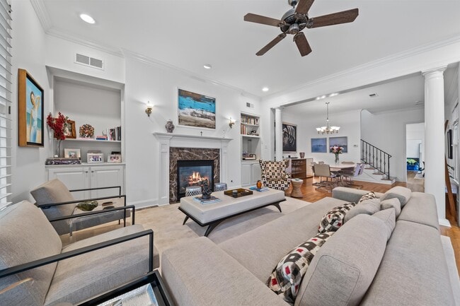 Foto del edificio - 556 Rienzi Dr