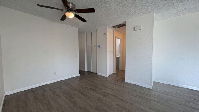 Building Photo - 511 E Brockton Ave