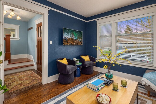 Foto del edificio - 6021 7th Ave NW