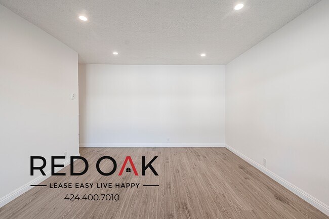 Building Photo - 20436 Cohasset St