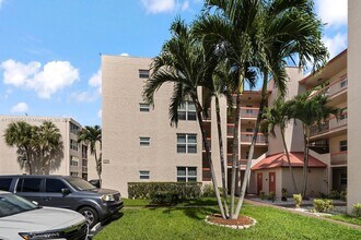 Building Photo - 9451 Evergreen Pl