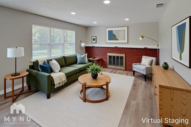 Foto del edificio - 5621 Oakmont Dr
