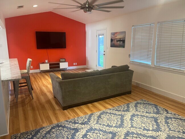 Foto del edificio - 2017 Hood Ridge Ct