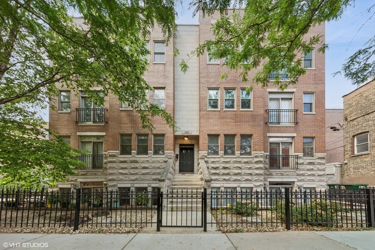 Primary Photo - 1142 N Wood St