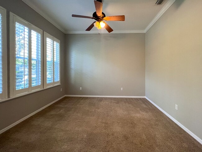 Building Photo - Move-In Ready 4-Bedroom, 3-Bath Home in De...