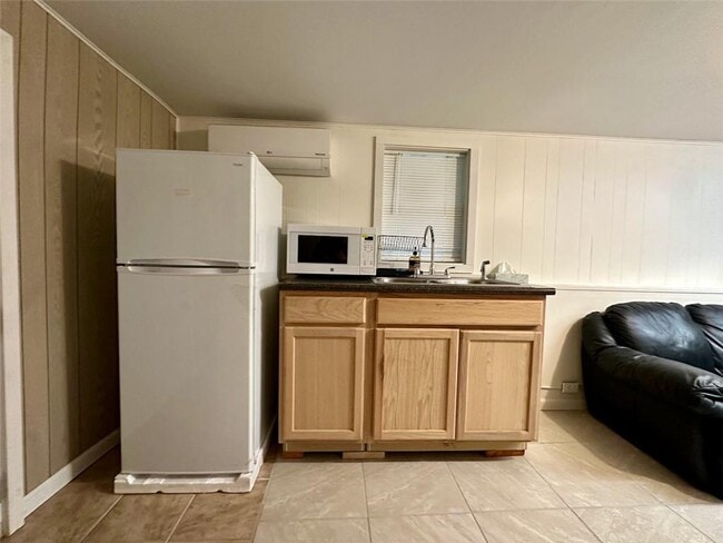 Building Photo - 23 Seanna Rd