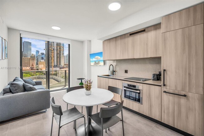 Building Photo - 121 NE 5th St