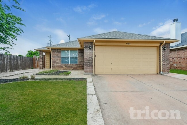 Building Photo - 4000 Sapphire Ln