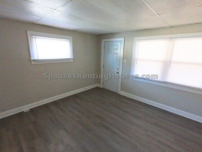 Building Photo - 1304 N Linwood Ave