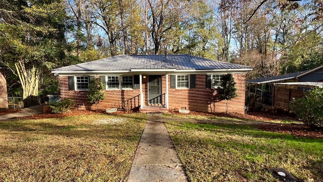 Photo - 1121 E Magnolia Ave House