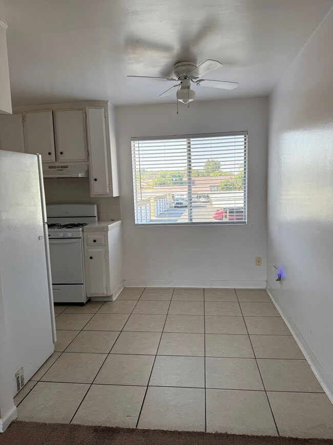 Building Photo - 811-811 Taylor St