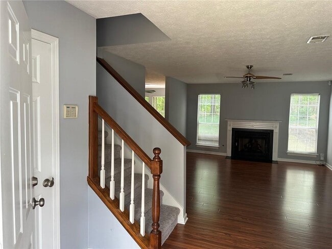 Building Photo - 3555 Park Bluff Ln NW