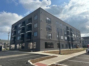 Building Photo - 414 Mather St
