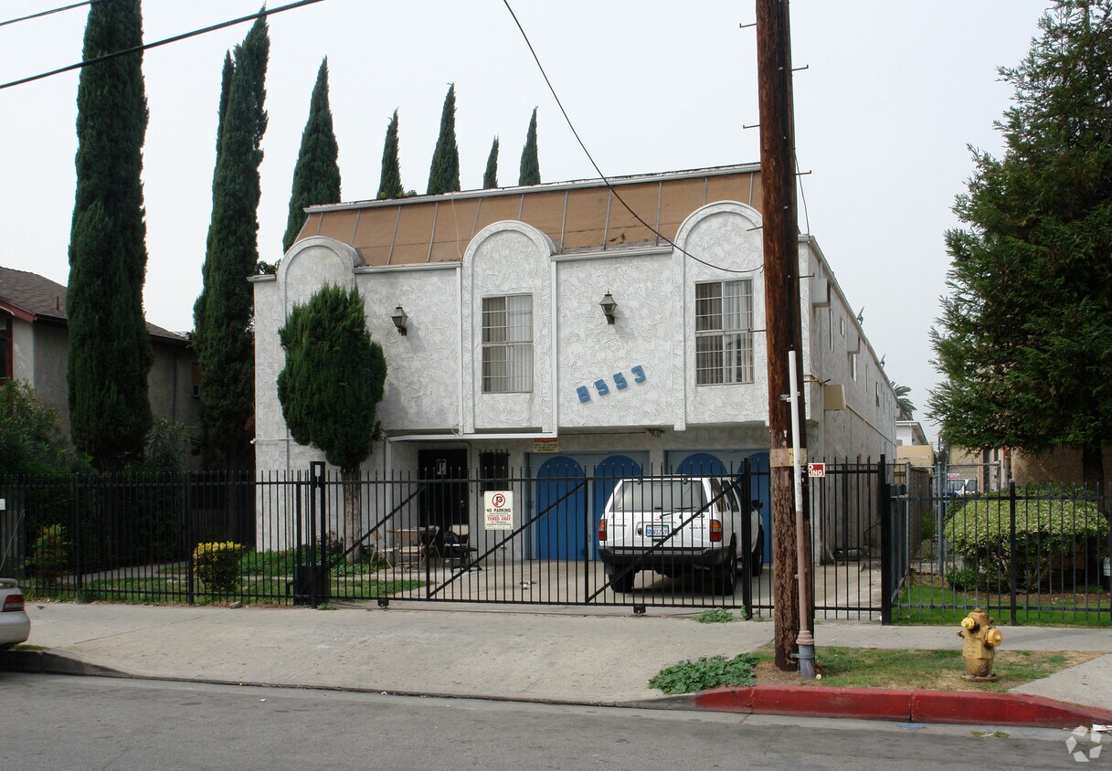 Primary Photo - 8553 Cedros Ave