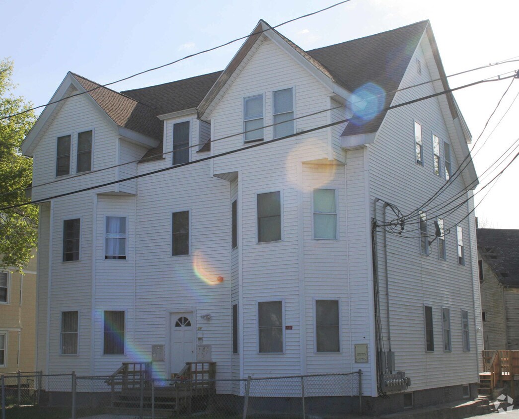 29 Howard St, Brockton, MA 02301 Apartments in Brockton, MA