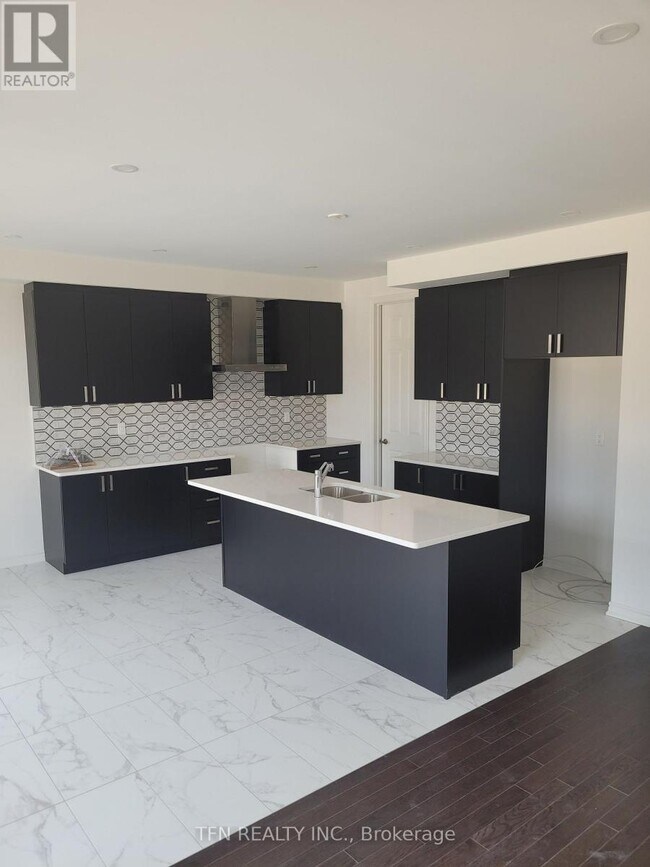 Building Photo - 14 Primrose Hts