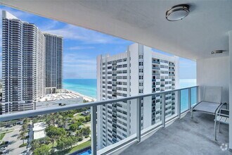 Building Photo - 1904 S Ocean Dr