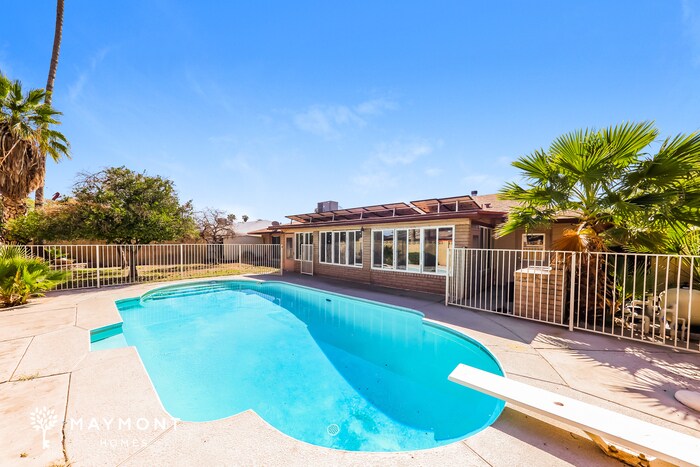 Building Photo - Bright 4-Bedroom Glendale Home with Private Pool