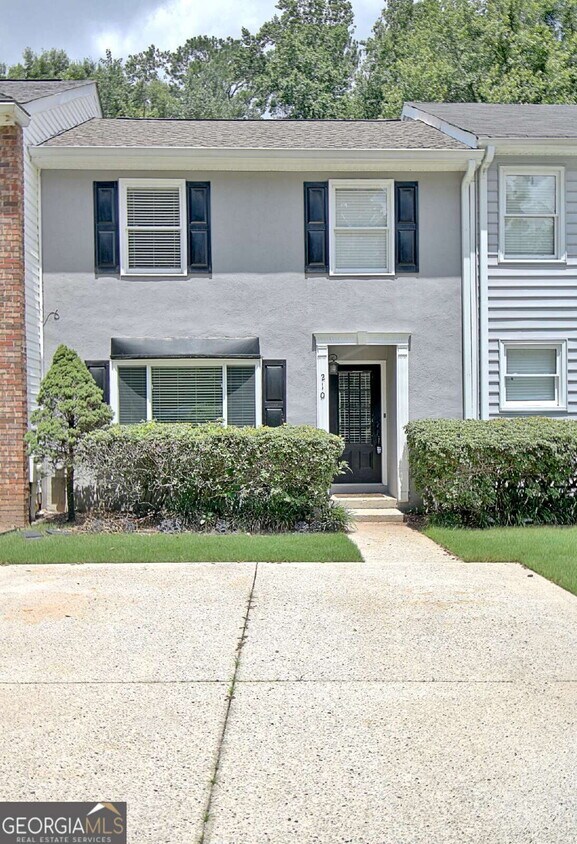 Foto principal - 210 Flat Creek Ct