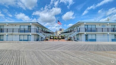 Building Photo - 3501 Boardwalk
