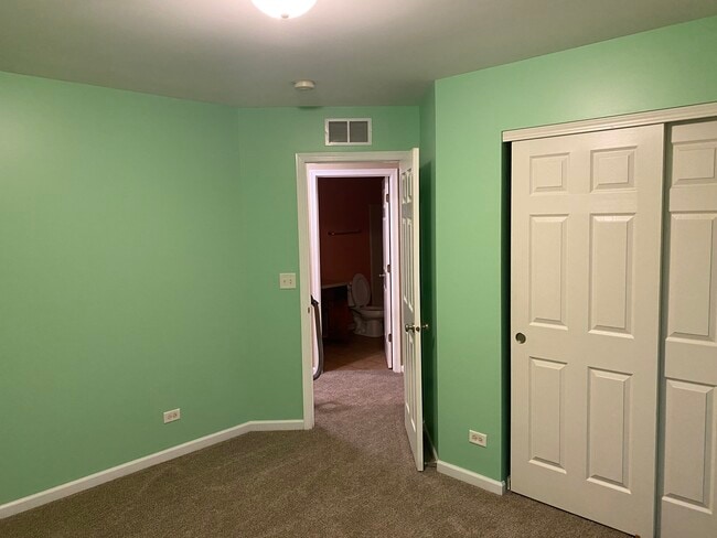 Guest room - 4173 Milford Ln