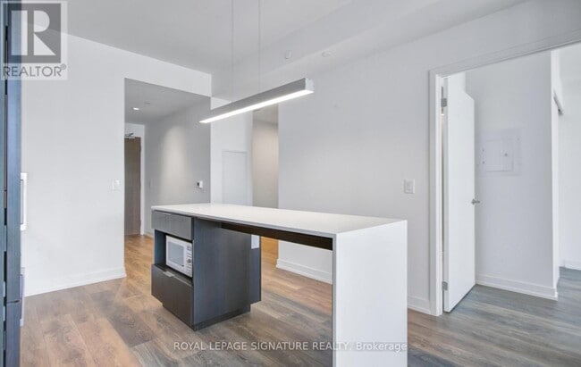 Building Photo - 15 Lower Jarvis St