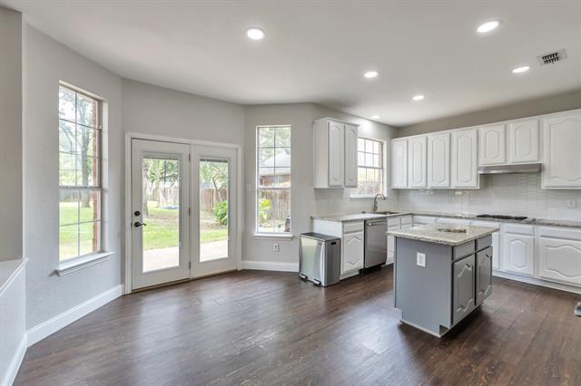 Foto del edificio - 3825 Misty Glen Ct