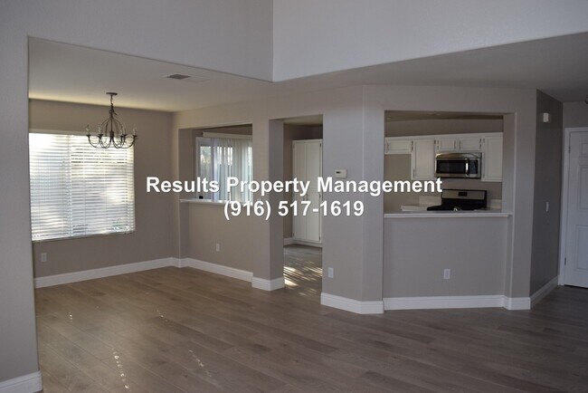 Foto del edificio - Gated East Roseville 3 Bed 2 Bath Home