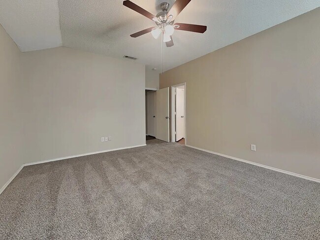 Foto del edificio - 8004 Mourning Dove Dr