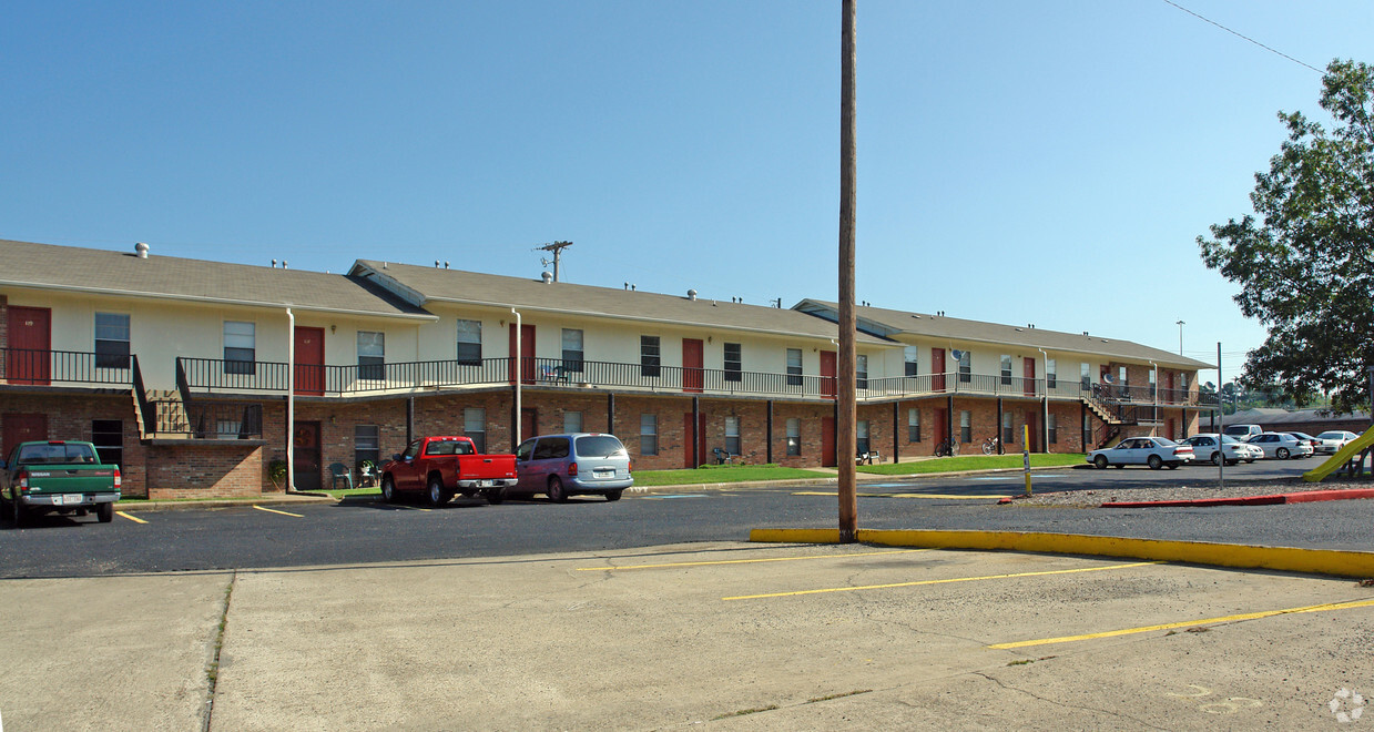 Foto del edificio - Castle Oaks