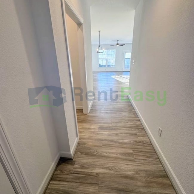 Building Photo - 1229 Parkely Drive