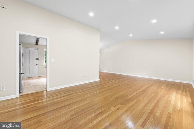 Foto del edificio - 9813 Inglemere Dr