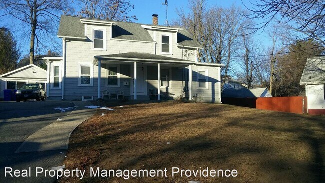 Building Photo - 3 br, 1 bath House - 697 Pleasant Street