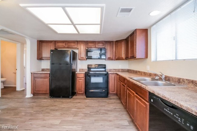 Foto del edificio - 8930 W Encanto Blvd