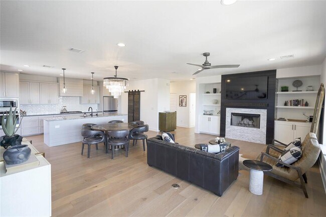 Building Photo - 8501 Bronco Ln