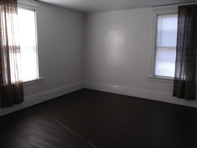 Building Photo - 211 Mackey Ave