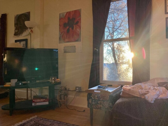 Lots of Natural Light! - 609 E Johnson St