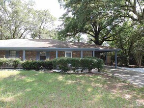 Building Photo - 1310 Pinnacle Dr