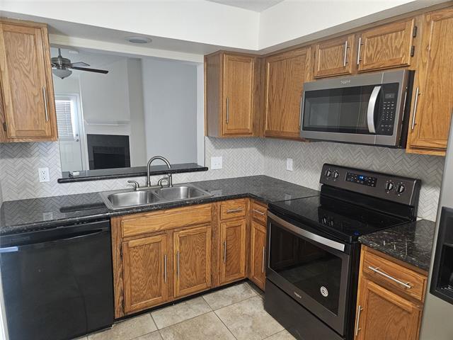 Foto del edificio - 9601 Forest Ln